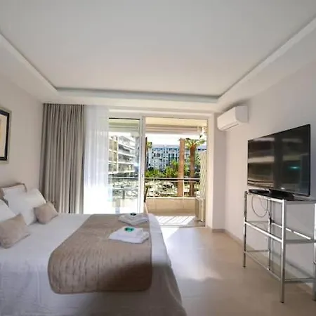 Gray D Albion & Mondrian - Cannes